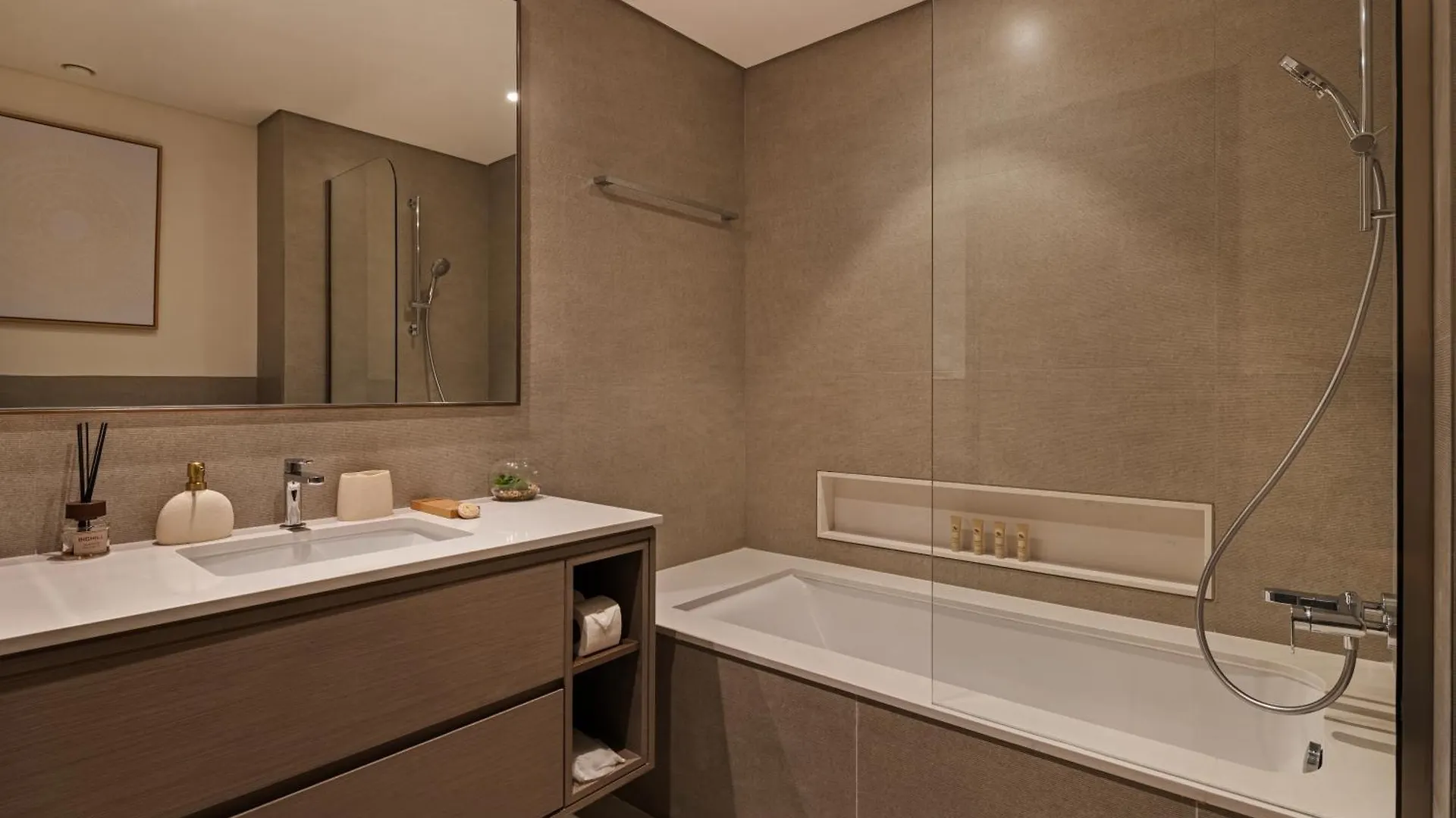 Grande Signature Burj Khalifa View By Bella Elite Homes Dubai 0*,  United Arab Emirates